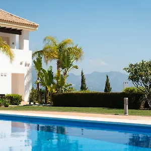 https://luxury-townhouse-la-cala-golf-resort.1costadelsol.com
